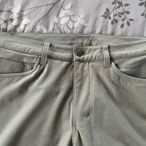 Lululemon Men's ABC Slim-Fit Pant 30"  Gray Sage. Inseam is roughly 26”